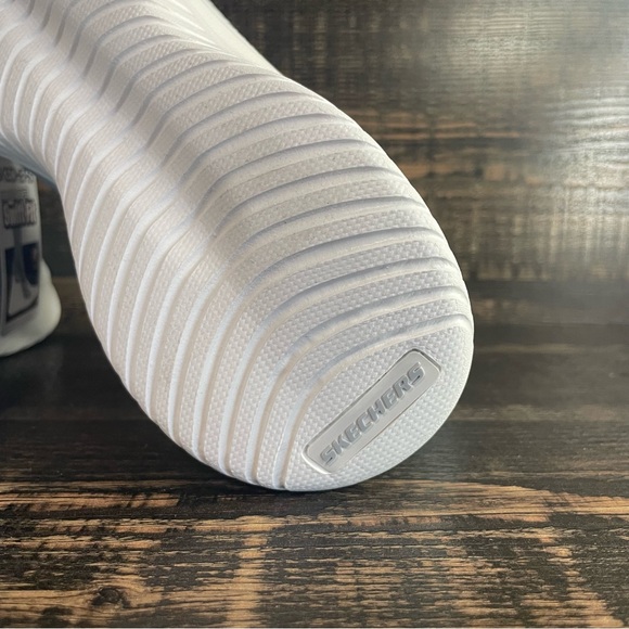 NWT Skechers Women’s Swift Fit Gray Slip-On Shoes Sz 7 - Picture 14 of 14